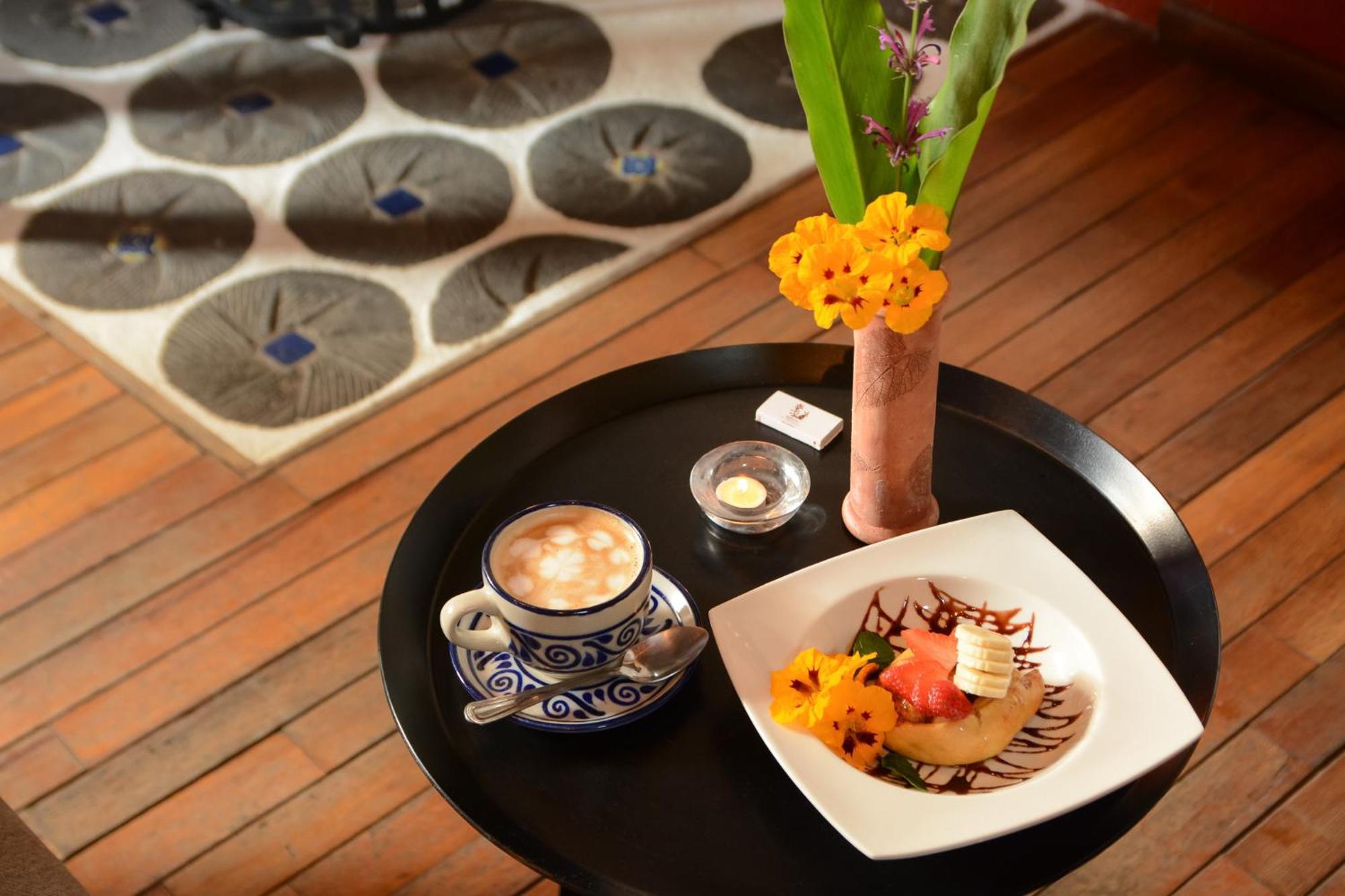 Meson De Leyendas Breakfast & Downtown บาเญเดบราโว ภายนอก รูปภาพ